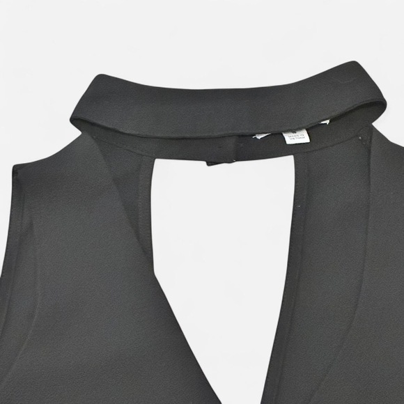 Mine Vintage Mock chocker neck halter top in Black - Picture 4 of 6